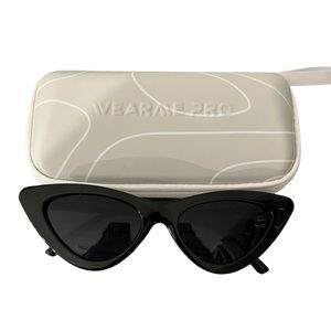 WearMe Pro Black Cat Eye Sunglasses with Zip Around Hard Case CAT007